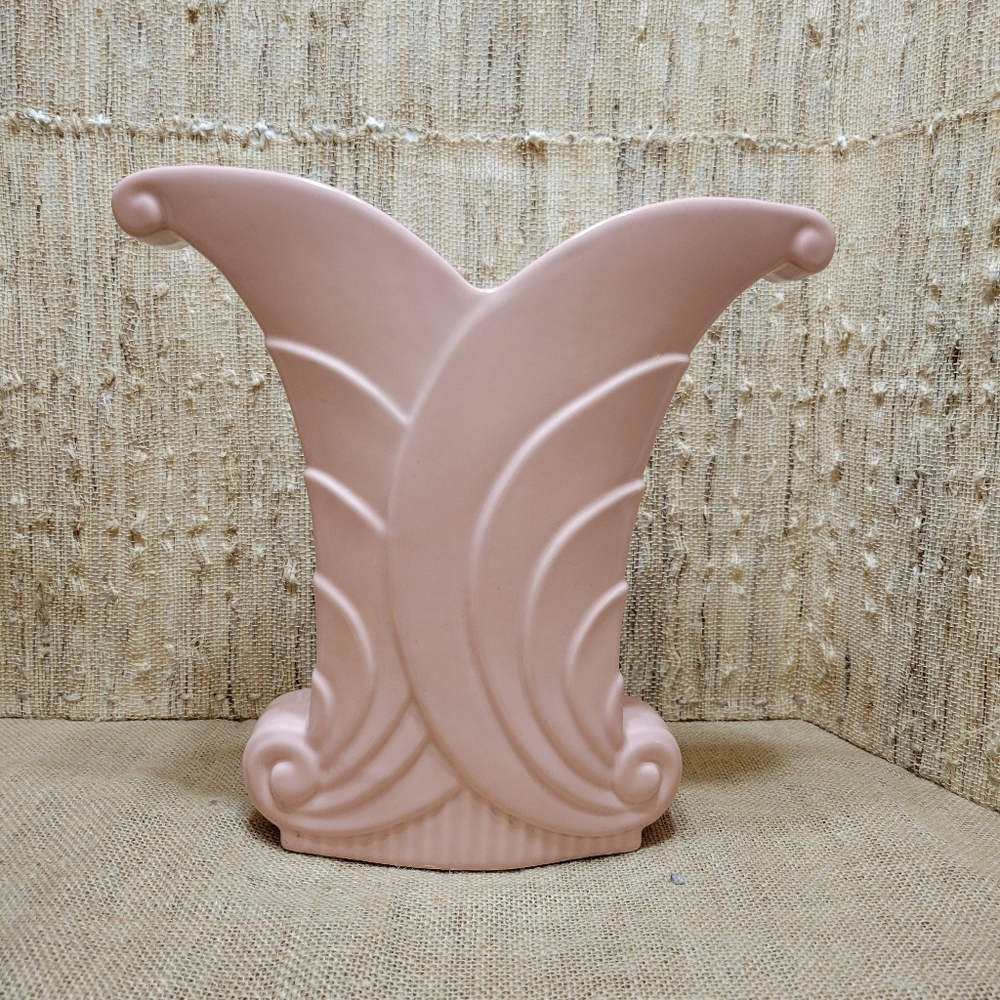 Vintage Art Deco - Mid Century Pink Abingdon Fluted Scrolled Vase
